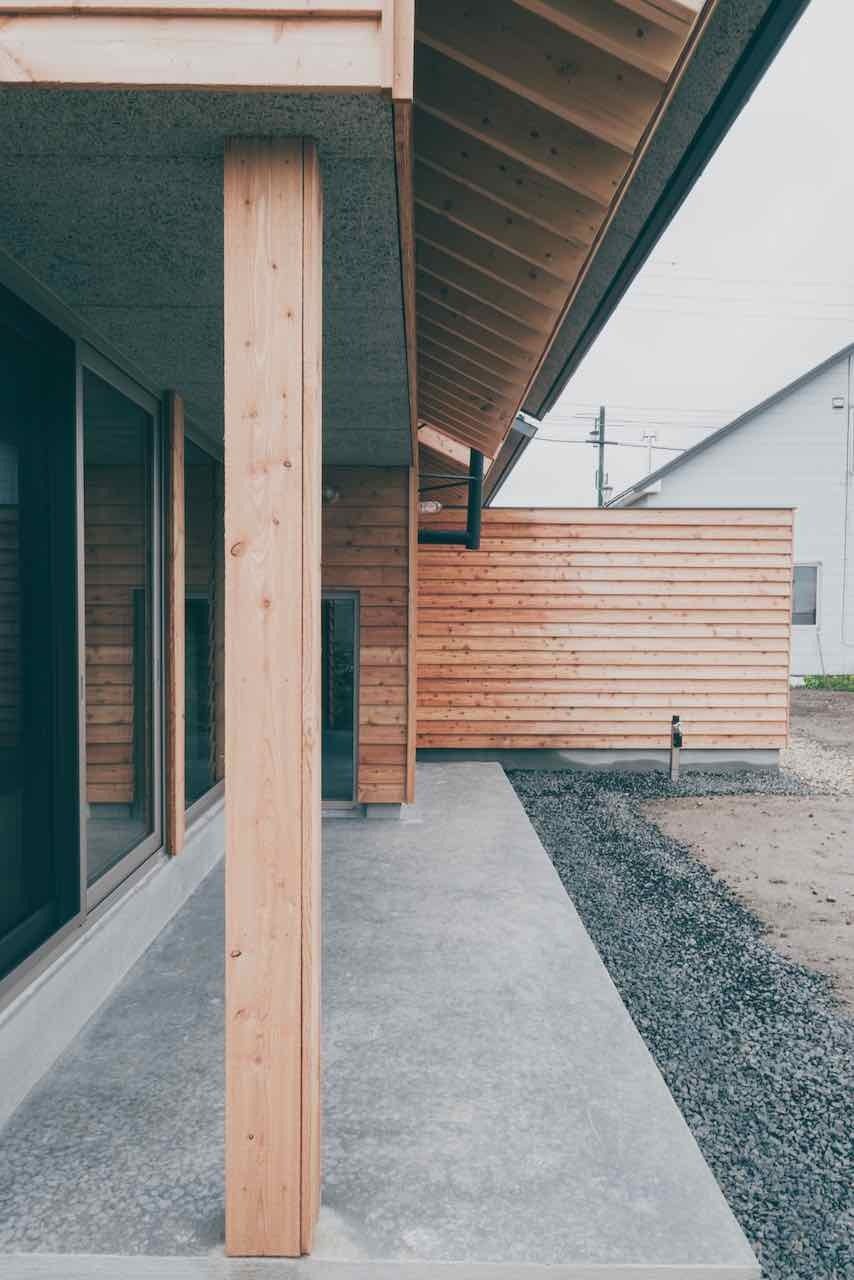 様々な可能性を秘めた　屋根付き土間テラス。