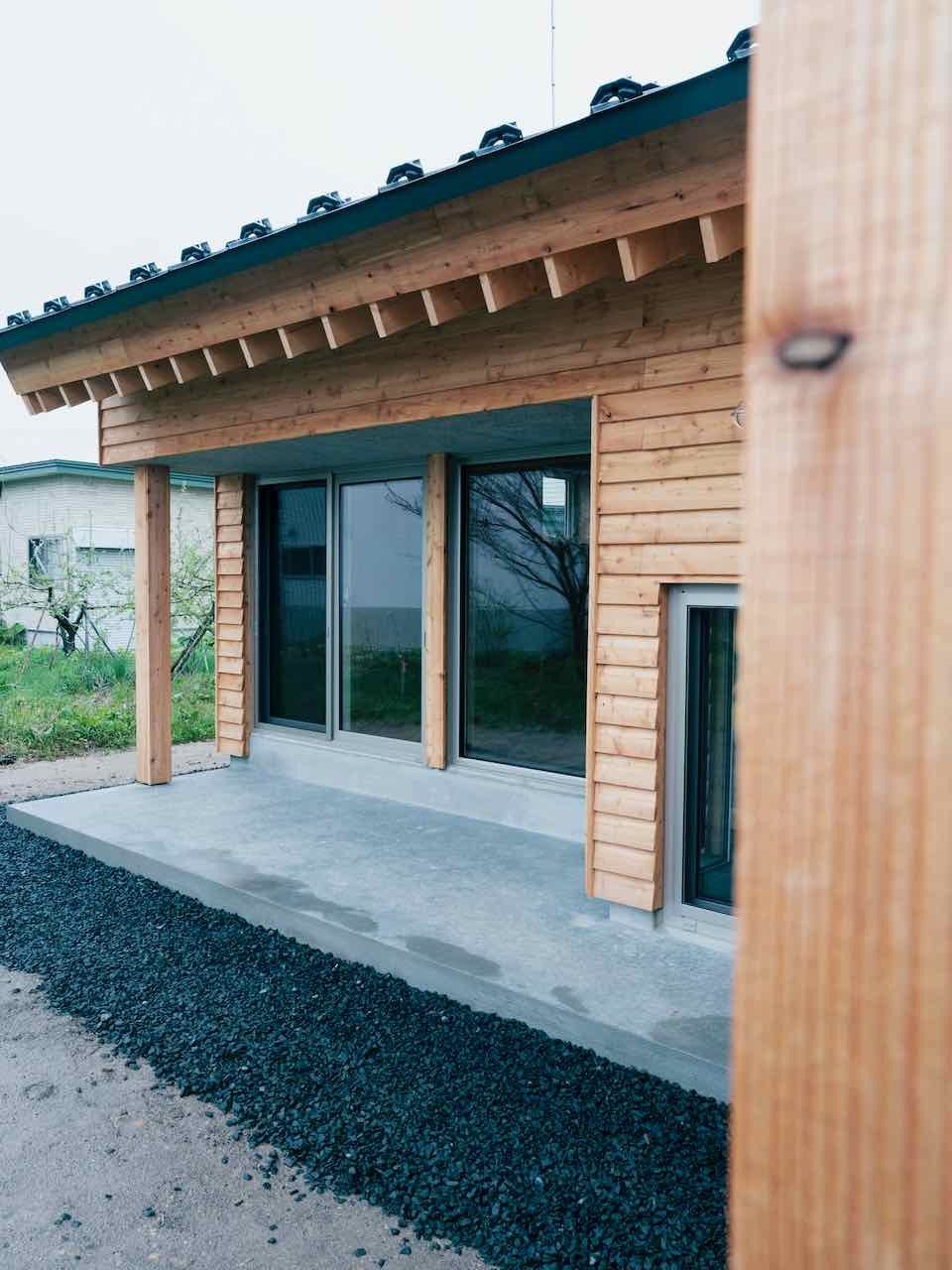 雨天さえ　屋根から落ちる雨を見ながら楽しむ時間に。